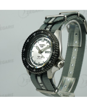 Sportowy zegarek męski SEIKO Seiko 5 Sports 55th anniversary Ultraseven Limited Edition SRPJ79K1