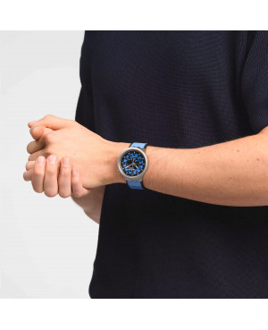 Swatch SB07S106 Big Bold Azure Blue Daze na nadgarstku modela